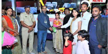 समृद्धी महामार्गाने हिरवा झेंडा दाखवलेल्या नागपूर ते शिर्डी या पहिल्या बसचे जंगी स्वागत.