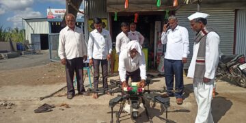 पाडळी गावातील आईसाहेब क्रुषि सेवा केंद्र येथे ॲग्रिकल्चर ड्रोनचे भव्य दिव्य उद्घाटन सोहळा संपन्न.