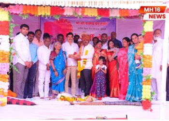 मुंजेवाडीचे मुख्याध्यापक दशरथ हजारे ३६ वर्षाच्या सेवेनंतर सेवानिवृत्त; ग्रामस्थांच्या वतीने नागरी सत्कार.