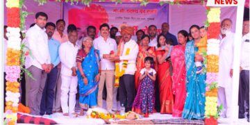 मुंजेवाडीचे मुख्याध्यापक दशरथ हजारे ३६ वर्षाच्या सेवेनंतर सेवानिवृत्त; ग्रामस्थांच्या वतीने नागरी सत्कार.