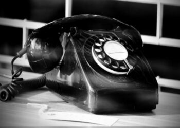 सासूने बायकोकडे फोन दिला नाही म्हणून पहा जावयाने काय केले.