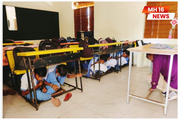 निंबळक शाळेत आपत्ती व्यवस्थापन प्रात्यक्षिक संपन्न झाले.