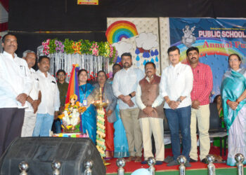 वाळुंज पब्लिक स्कूलमध्ये सुमधूर गीतांचा रंगला सांस्कृतिक कार्यक्रम; विद्यार्थ्यांमध्ये आत्मविश्‍वास निर्माण करण्याचे काम स्कूलमध्ये होत आहे – राहुल झावरे
