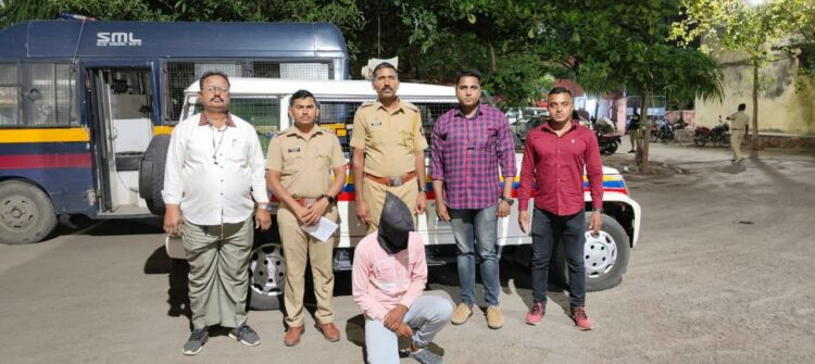 सोशल मिडीयावर दोन समाजामध्ये धार्मीक तेढ निर्माण होईल असे स्टेटस ठेवणारा इसम कोतवाली पोलीसांच्या ताब्यात..