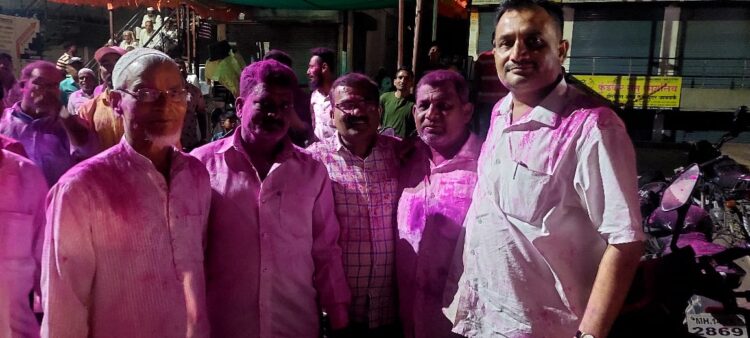 राष्ट्रवादीच्या नेत्यांवर प्रचारात कंबरेखाली वार करणाऱ्यांच्या पेकाटात घातली मार्केट कमिटीच्या मतदारांनी लाथ.