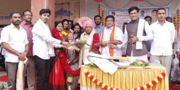 संत तुकाराम विद्यालयातील मुख्याध्यापक श्री भारत ढमाळ यांचा सेवानिवृत्ती निमित्त सत्कार