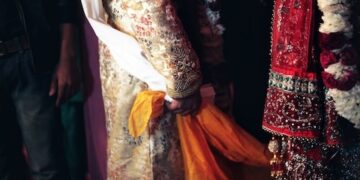 भर मंडपात नवरदेवावर भडकली नवरी; पाहुण्यांसमोरच तिन केलं असं काही की सगळेच झाले शॉक.