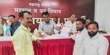 शासनाची व मूळ प्लॉट धारकाची फसवणूक प्रकरणी त्या दोघांवर फौजदारी गुन्हा दाखल करावा – मनसेच्या वतीने तहसीलदार यांचेकडे मागणी.