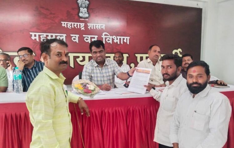 शासनाची व मूळ प्लॉट धारकाची फसवणूक प्रकरणी त्या दोघांवर फौजदारी गुन्हा दाखल करावा – मनसेच्या वतीने तहसीलदार यांचेकडे मागणी.